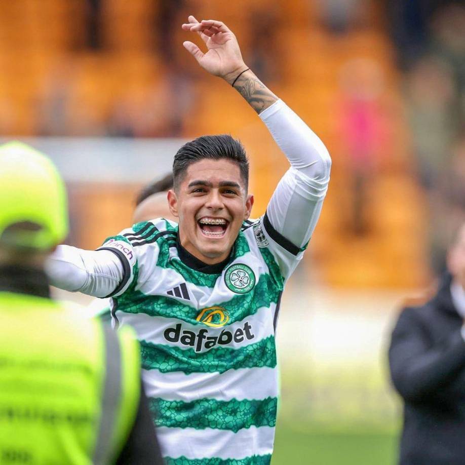 Tras el pitazo final, el hondureño fue uno de los jugadores del Celtic que más festejó el triunfo con su afición, ya que lograron el gol de la victoria en el 90+7. O’Riley anotó la diana del gane.