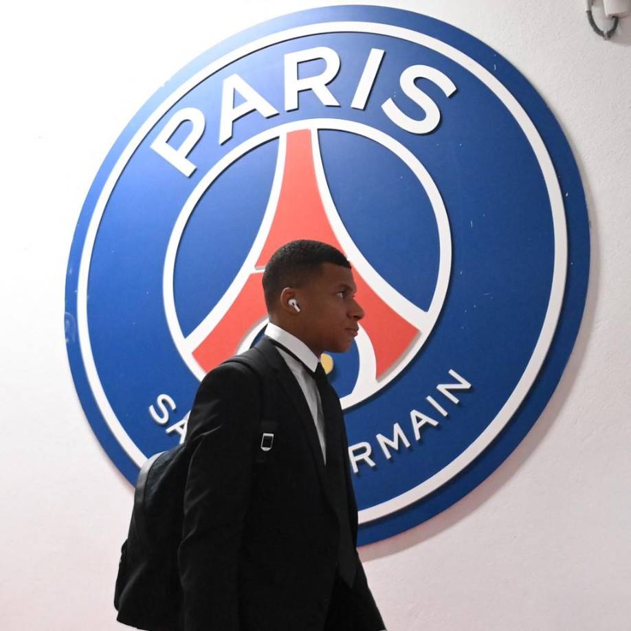 Según informan medios franceses, Kylian Mbappé ha pedido irse del París Saint Germain en enero del 2023 en una decisión sorpresiva ya que el francés renovó el pasado mes de mayo hasta el 2025.