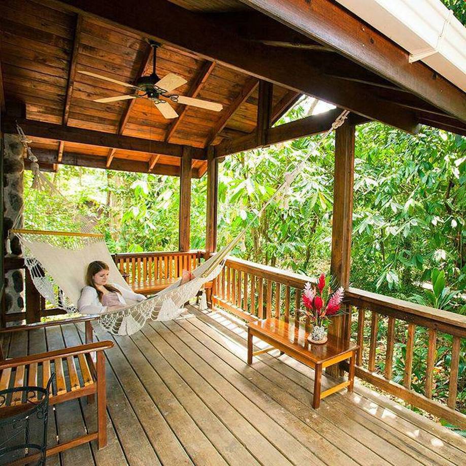 El Parque Nacional Pico Bonito tiene una altura a 2,485 metros sobre el nivel del mar y en sus alrededores hay múltiples servicios turísticos que ofrecen hospedaje, alimentación y tours por la montaña. The Lodge &amp; Spa at Pico Bonito es uno de los más destacados, está ubicado a tan solo 15 minutos del centro de La Ceiba y es perfecto para un día en conexión con la madre naturaleza.