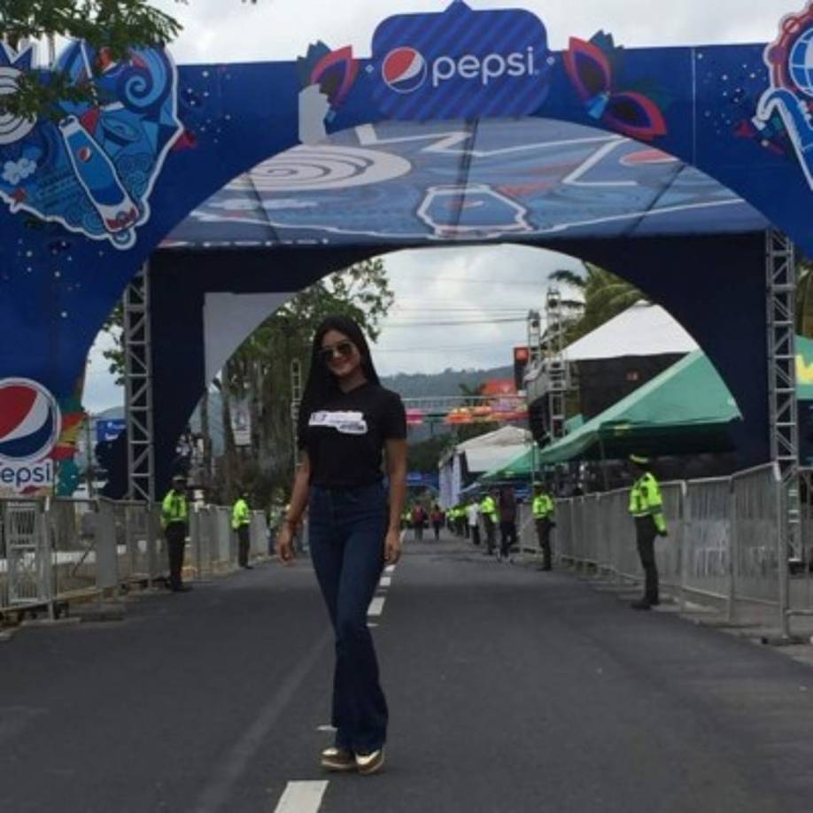 Liliam mata, la hermosa presentadora de Teleprogreso.