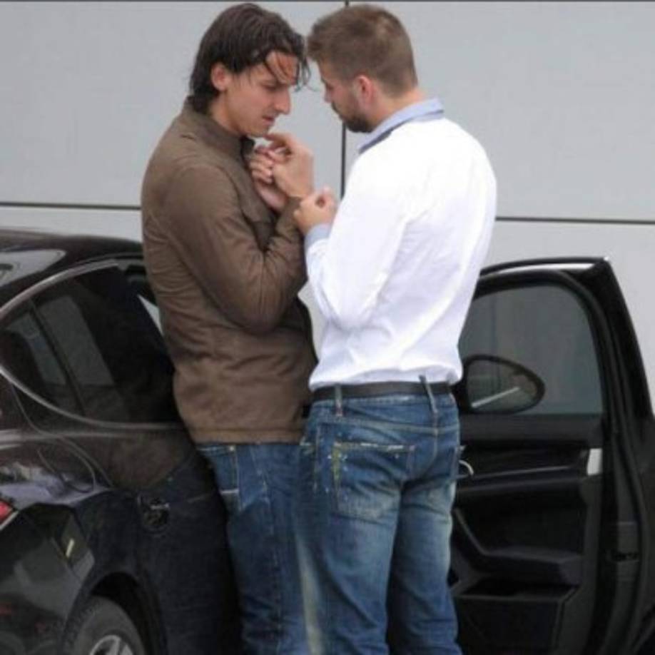 En su momento se vio involucrado en una polémica luego de que captado en una pose “amorosa” con Zlatan Ibrahimovic, provocando que se dudara sobre sus preferencias sexuales. 'No me podía creer en lo que se convirtió todo eso. Pero tampoco puedo decir que esa reacción me sorprendió, estábamos por delante del Real Madrid, a pocos partidos del final de la Liga, por lo que la prensa podía saltar a la mínima para desestabilizarnos', dijo el zaguero explicando lo acontecido.