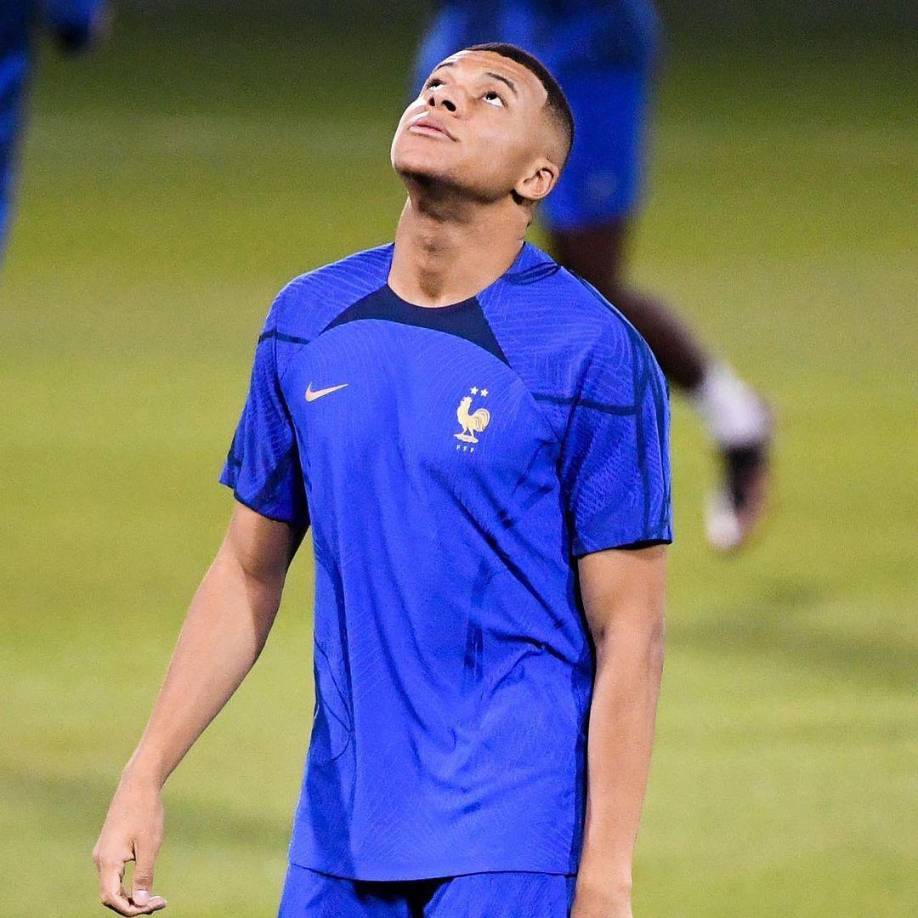 Por otra parte, en la página web del Real Madrid ha causado revuelo en el madridismo ya que el nombre de Mbappé aparece en el sitio oficial del equipo español.