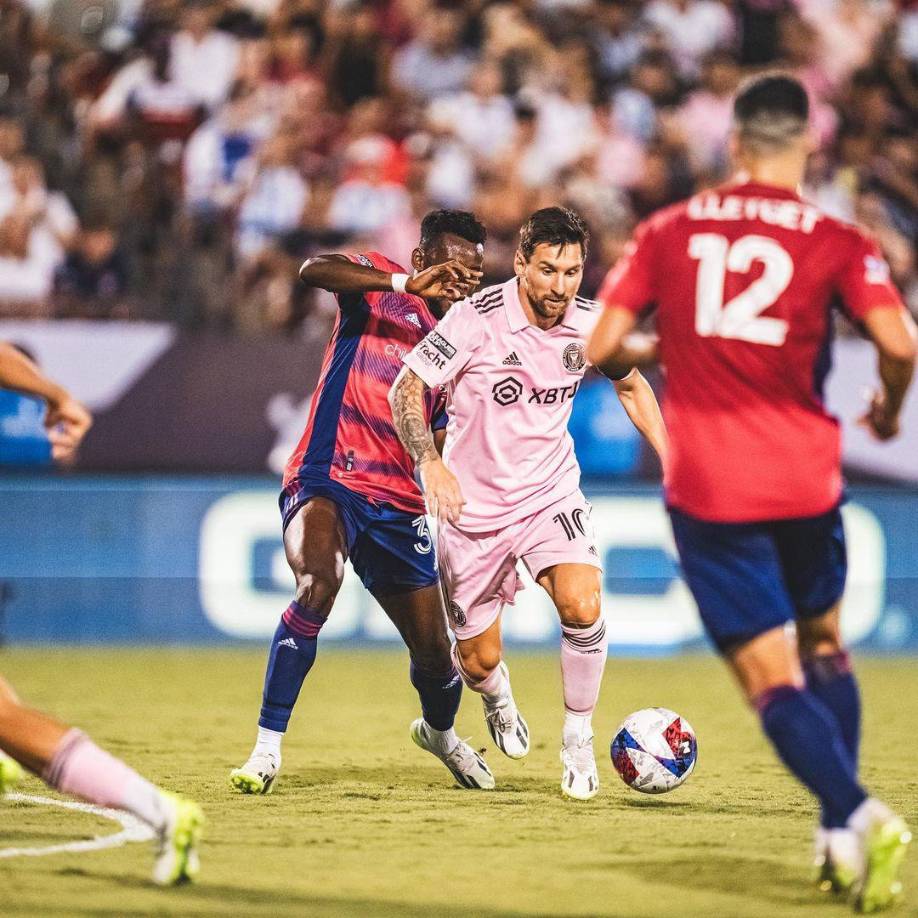 Sin embargo, alegó no arrepentirse de lo sucedido en su experiencia conociendo al astro argentino.