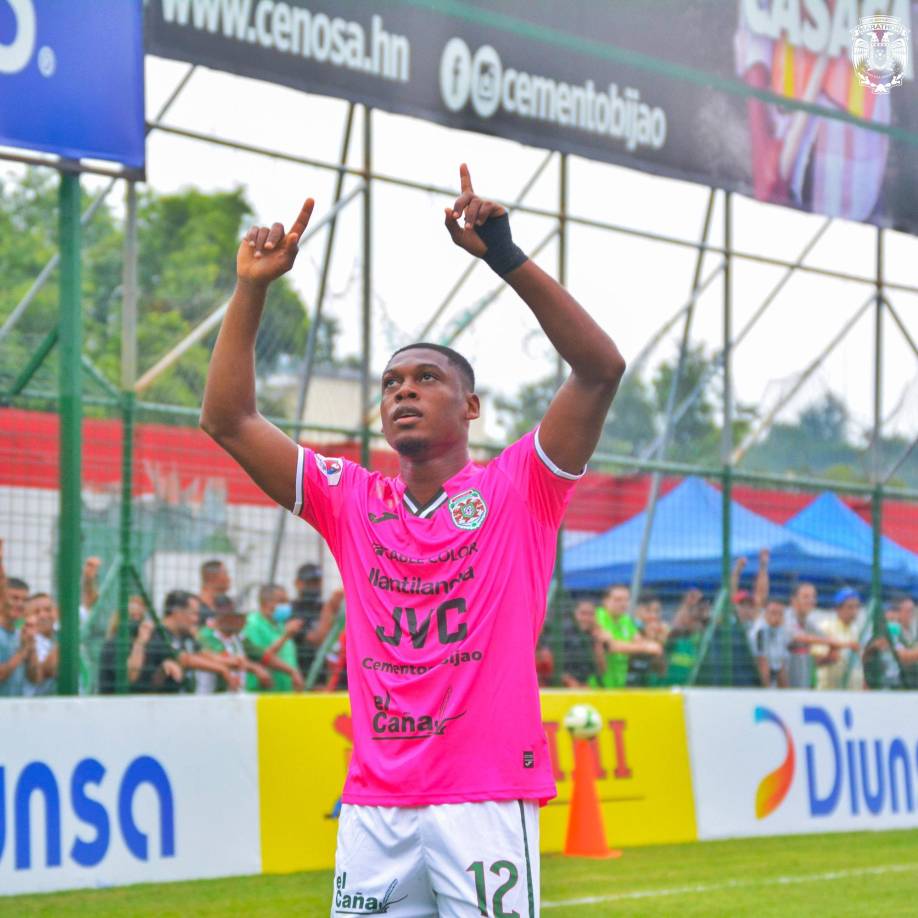 César Guillén: El delantero finalizó su contrato con Marathón y estaría saliendo del club verdolaga de cara a la próxima campaña.