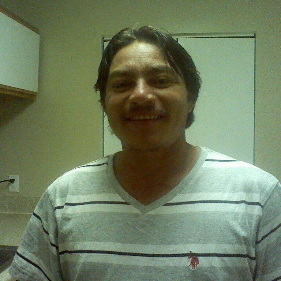 Los parientes de Contreras, dijeron que el hombre llegaba de trabajar y presuntamente dos individuos le dispararon.