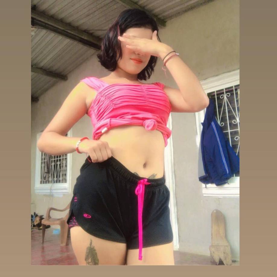 Portillo, originaria de Azacualpa, Santa Bárbara, fue asesinada con arma blanca y su cuerpo presentaba múltiples heridas de arma cortopunzante, según informaron los pobladores del sector que encontraron el cuerpo.