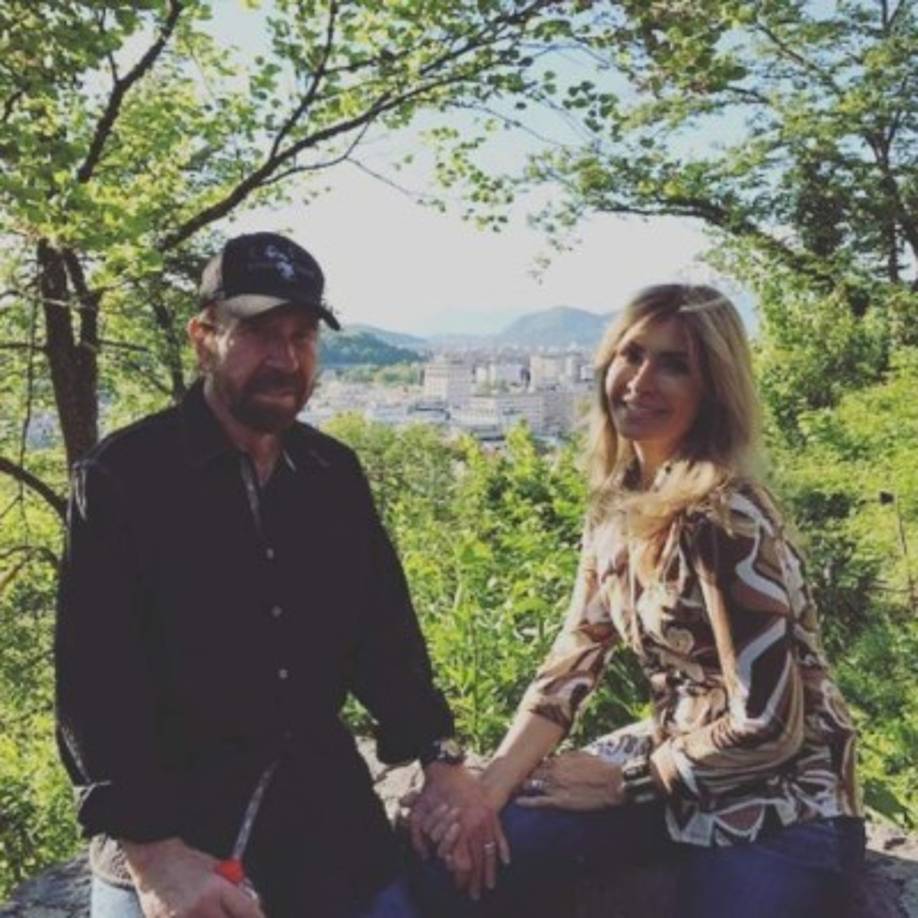 Para cuidarla y combatir a los responsables de lo que él considera una negligencia médica, hace un par de años anunció el fin de una carrera cinematográfica que empezó hace más de cuatro décadas. <br/><br/>'He abandonado mi carrera cinematográfica para dedicar mi vida entera a mantener viva a Gena. Eso es lo más importante, que ella continúe con nosotros y que lo que le ha ocurrido no lo sufra nadie más', dijo el actor, que va camino de los 80 años (los cumple en marzo del año que viene).