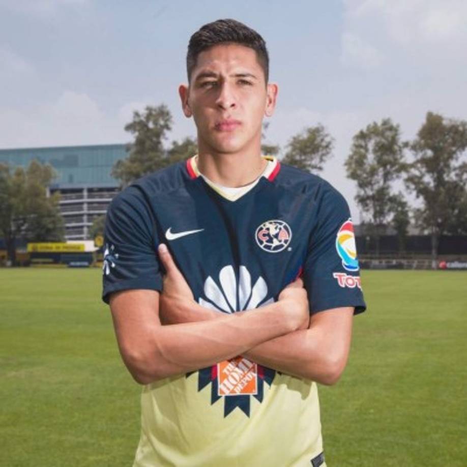 Edson Álvarez: El defensa mexicano fue 'cortado' por el Pachuca a los 14 años por su baja estatura. Ahora juega en el América.