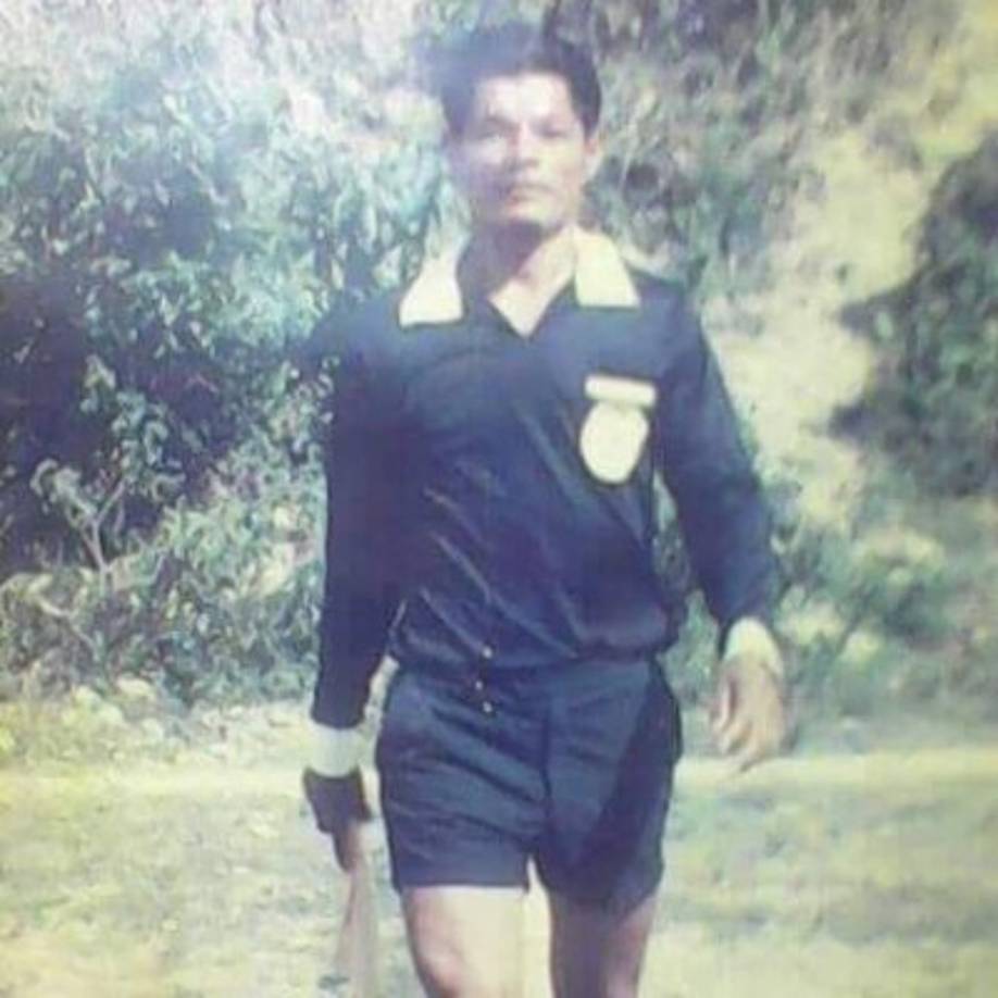 Luz Esperanza recordó a su padre y le escribió un lindo mensaje en Facebook, 'Viejo, mi querido viejo, cuanta falta me haces, te recordaré por tu gran valentía. Padre y madre a la vez , te extraño papá'.