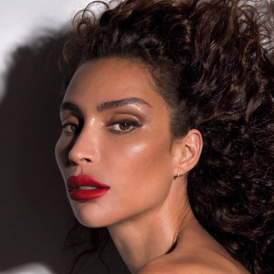 <b> La mujer había comenzado su transición a los 16 años, pero fue hasta los 24 que se empezó a identificar y pronunciarse como una mujer transgénero.</b>