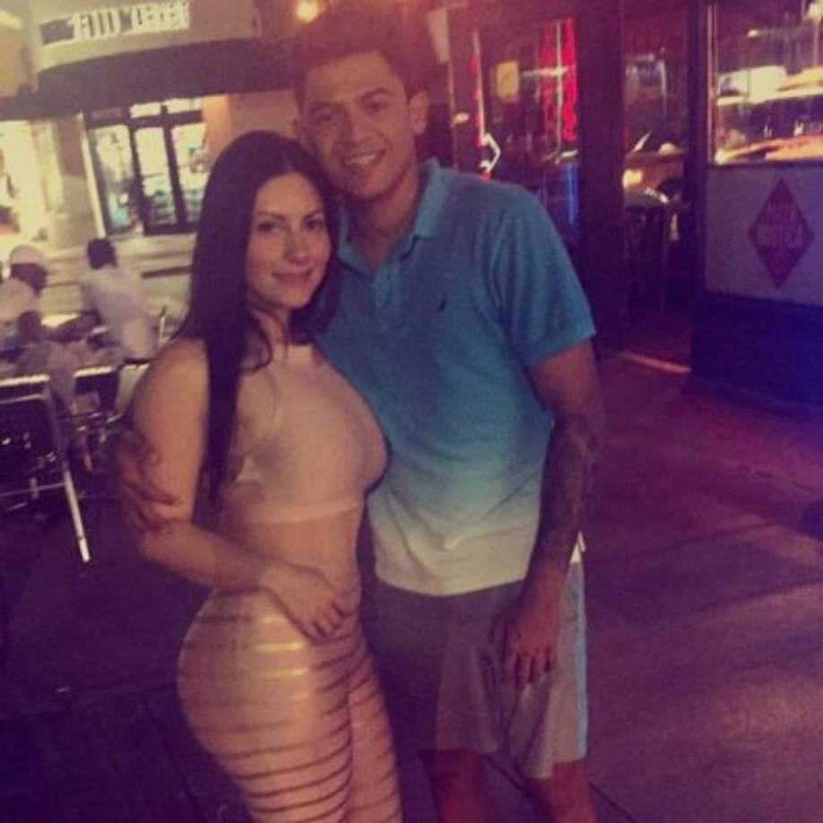 El jugador está enamorado de Herchi: 'Ella ganó mi corazón con su humildad, carisma y la forma de ser conmigo, yo simplemente la trato como se lo merece, porque personas como ellas hay pocas en esta vida y hay que saber valorar a esas personas'.