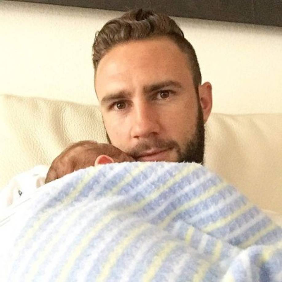 Un excelente papá tiene el pequeño Mateo, es uno de los amores de su vida.