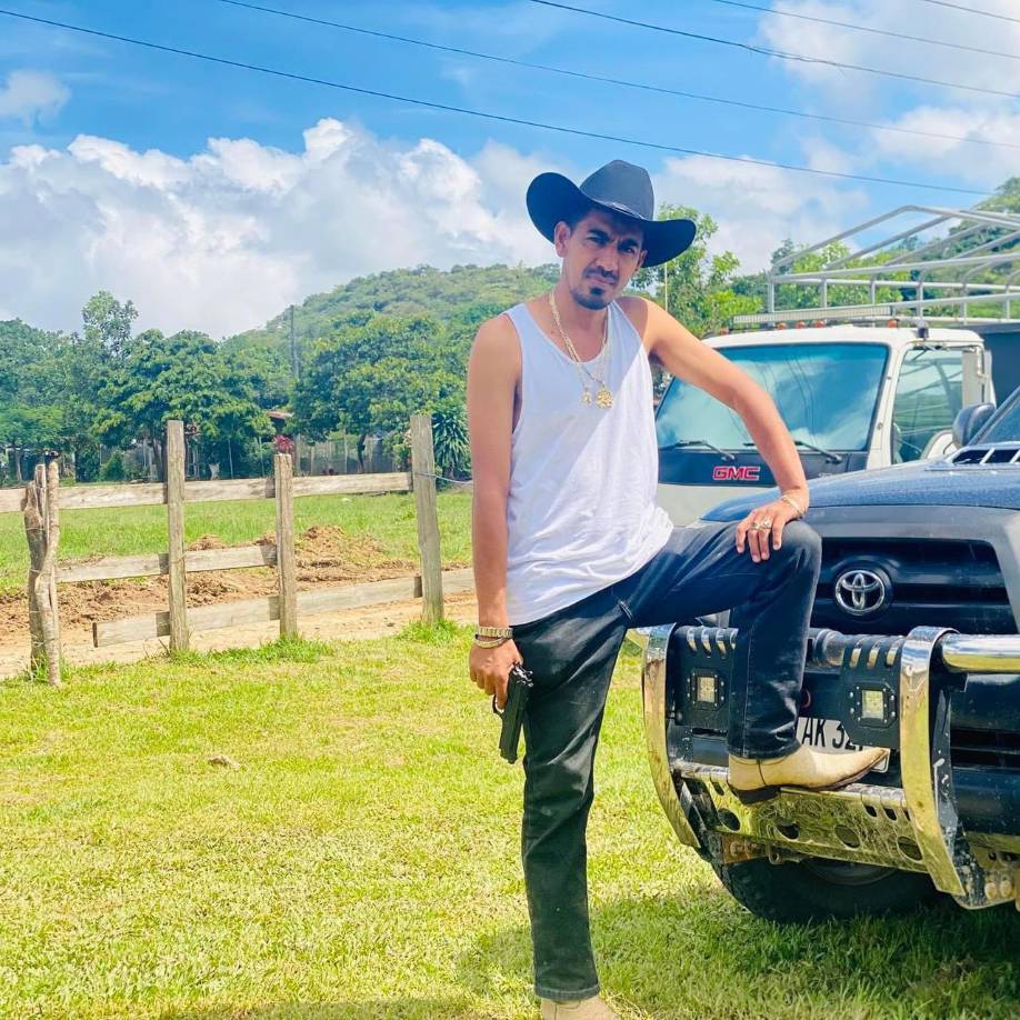 Saúl tampoco ocultaba la simpatía por las armas de fuego.