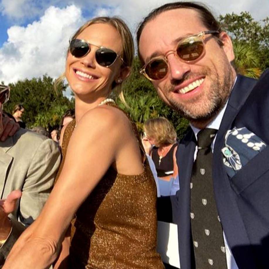 Valerie no sólo puso la casa para la boda, la misma donde su hijo creció, sino que se encargó de toda la organización. Cuffe, de 42 años, es un abogado de Los Angeles y trabaja para una firma de entretenimiento.