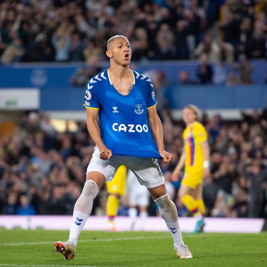 El Everton empezó perdiendo 2-0, pero en el segundo tiempo consiguió remontar con los goles de Michael Keane (54), Richarlison (75) y Dominic Calvert-Lewin (85).