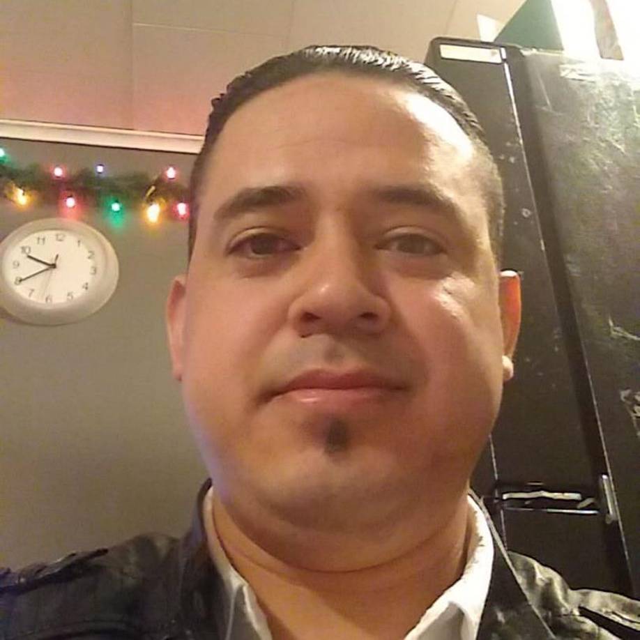 De acuerdo al relato de un testigo, Wilmer cayó inconsciente y sus compañeros de trabajo llamaron al 911 para que lo auxiliaron y lo llevaran a un centro médido.