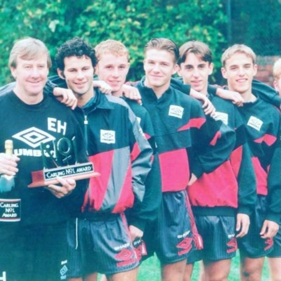 La carrera profesional de Beckham comenzó con el Manchester United con el que debutó en 1992 a los 17 años en el primer equipo.