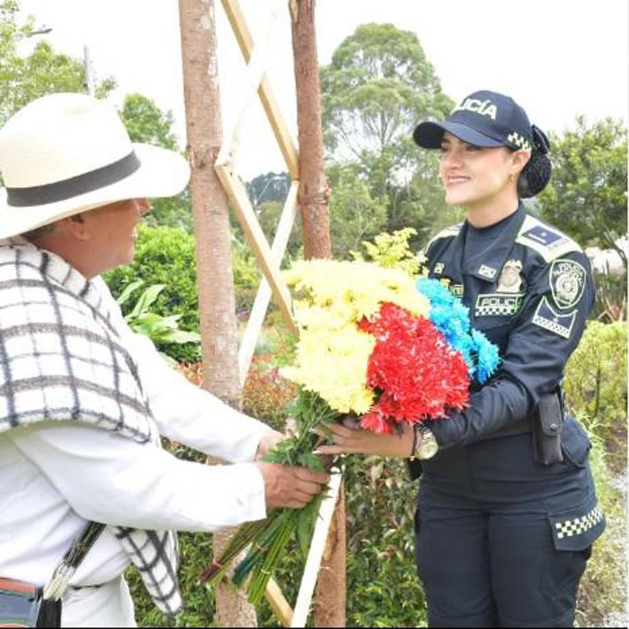 Diana Ramírez, la policía que agarra ladrones y roba suspiros con su belleza