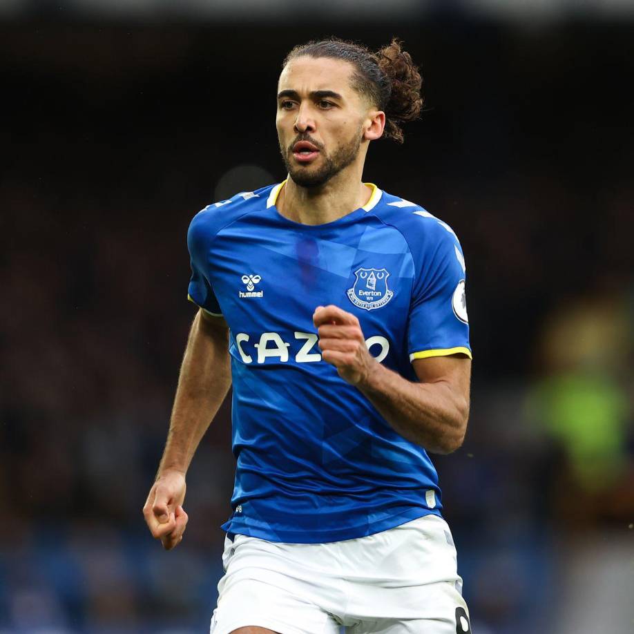 Florian Plettenberg, periodista de Sky Sport, informa que el delantero Dominic Calvert-Lewin (Everton) está en la agenda del Atlético de Madrid. “Dominic Calvert-Lewin planea sus próximos pasos. Es probable que se mueva en verano. El Arsenal está fascinado con el delantero del Everton. El Atlético de Madrid preguntó por él hace unas semanas y es uno de sus objetivos para el verano”, publicó Florian Plettenberg en su cuenta de Twitter. Según Plettenberg el precio del traspaso de Calvert-Lewin, internacional con Inglaterra, “supera los 40 millones de euros”.