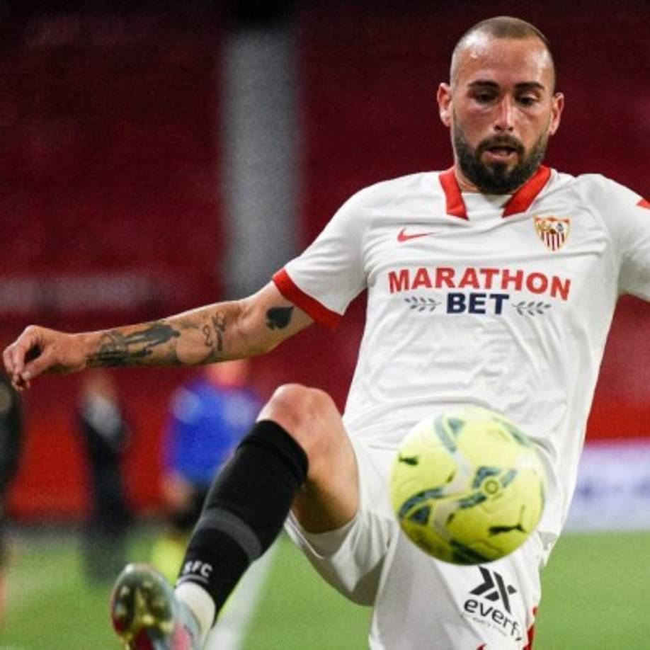 El Sevilla ha decidido rescindir el contrato del carrilero catalán Aleix Vidal. El exjugador del Barcelona a partir de ahora es libre de elegir su próximo destino.