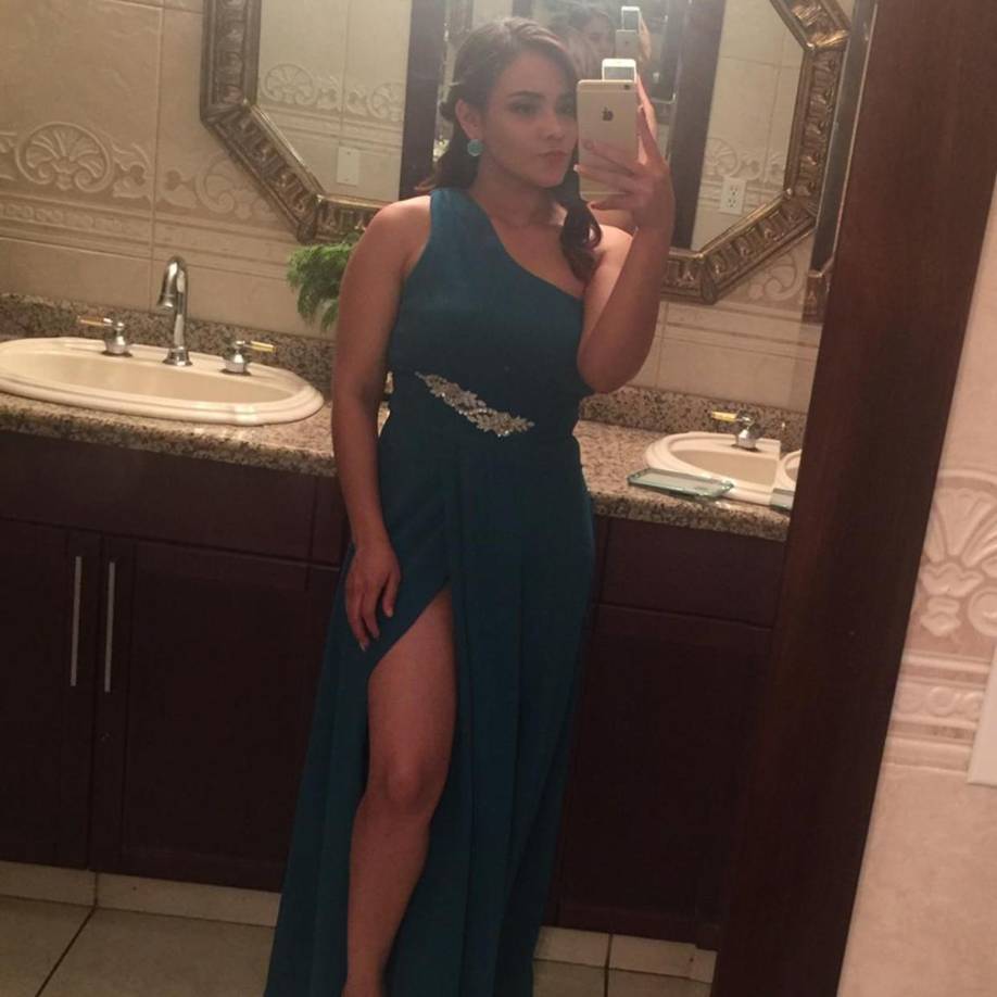 Esta joven de 27 años fue vilmente asesinada el jueves 14 de diciembre en el barrio Los Andes de San Pedro Sula cuando transitaba en una camioneta a la altura del Bulevar de Los Caminantes en la 9 calle.