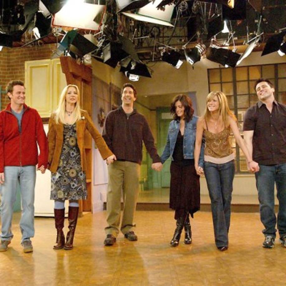 El último episodio fue rodado en enero de 2004 y permitió a los seis protagonistas mudarse fuera de Nueva York y continuar con la siguiente etapa de sus vidas. La última escena fue rodada en el Escenario 24 de la Warner Brother's Studios donde Friends había sido filmado desde la segunda temporada. Después de que el rodaje terminara fue rebautizado como El Escenario de Friends.