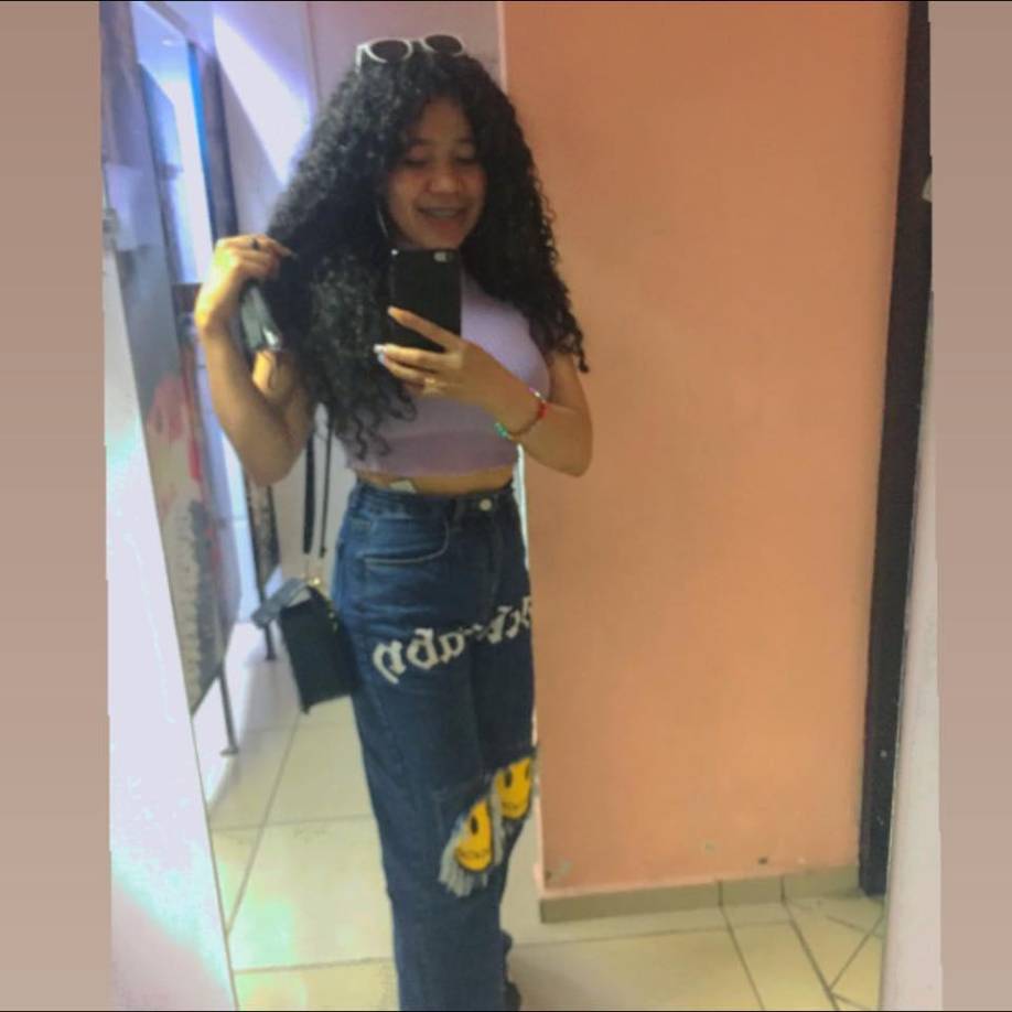 “Una noticia que me dejó totalmente impactado. Me quedo aterrado al pensar en cómo ese árbol tuvo que caer en ese preciso momento”, escribió uno de sus amigos.