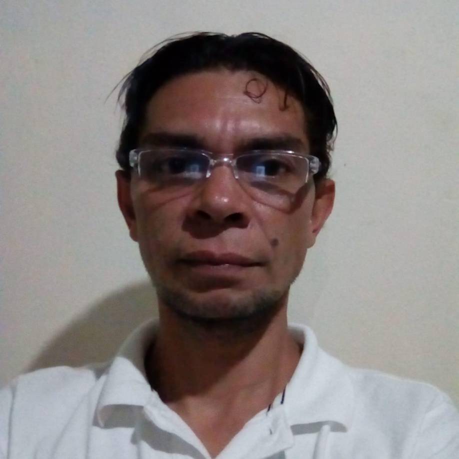 El crimen se registró en horas de la madrugada del martes, y fue hasta las 6:00 de la mañana que fue encontrado el cuerpo tirado en una cuneta.