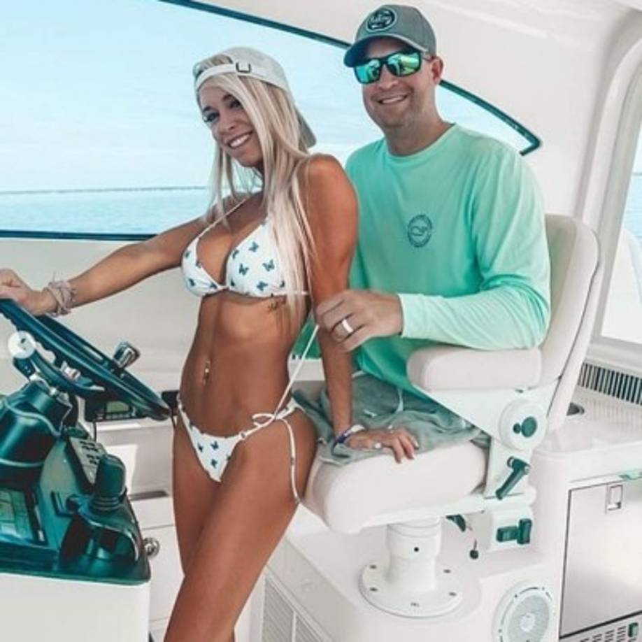 Bannon, de 66 años, y Kolfage, un veterano de la Fuerza Aérea de 38, basado en Florida, aseguraron a los donantes que el 100% del dinero donado a esta 'organización de voluntarios' sería utilizado para la construcción del muro y que Kolfage no obtendría un centavo de lo recaudado en salario o compensaciones, dijeron los fiscales.<br/>