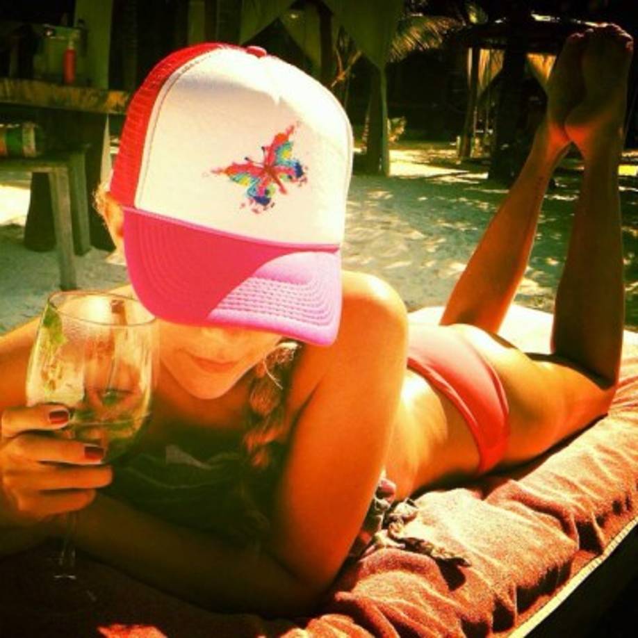 Fernanda Castillo graba los últimos capítulos de la tercera temporada de El Señor de los Cielos y al mismo tiempo los de la cuarta. Así que hay Mónica Robles para rato...