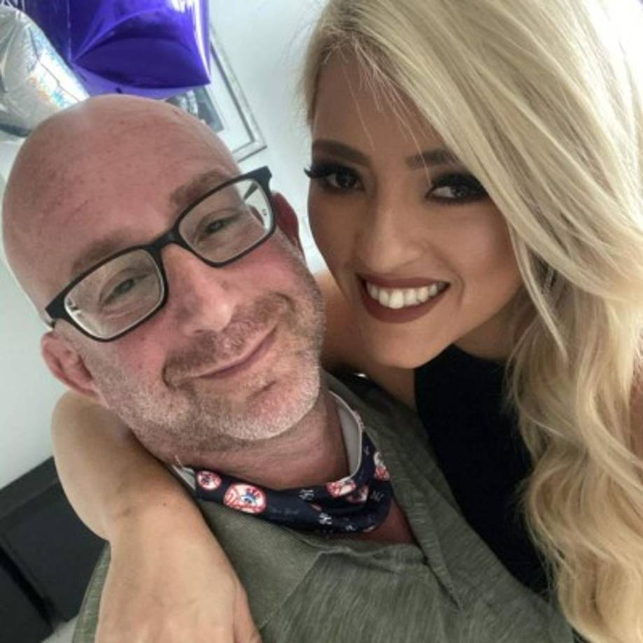 Muchos de sus seguidores le han felicitado por esta nueva etapa de su vida, y le animan a seguir adelante y disfrutar su amor.