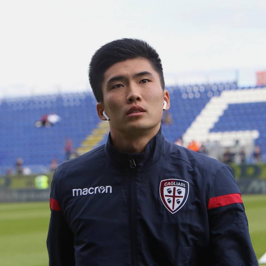Mientras estaba bajo contrato con el Cagliari, Han fue cedido al AC Perugia y a la Sub-23 de la Juventus antes de que Juve asegurara su sorprendente transferencia por 3,5 millones de euros en enero de 2020, según Transfermarkt. “Esa fue una gran ganga para Cagliari porque él había llegado gratis”, dijo Max Canzi, entonces entrenador de Cagliari para menores de 19 años.