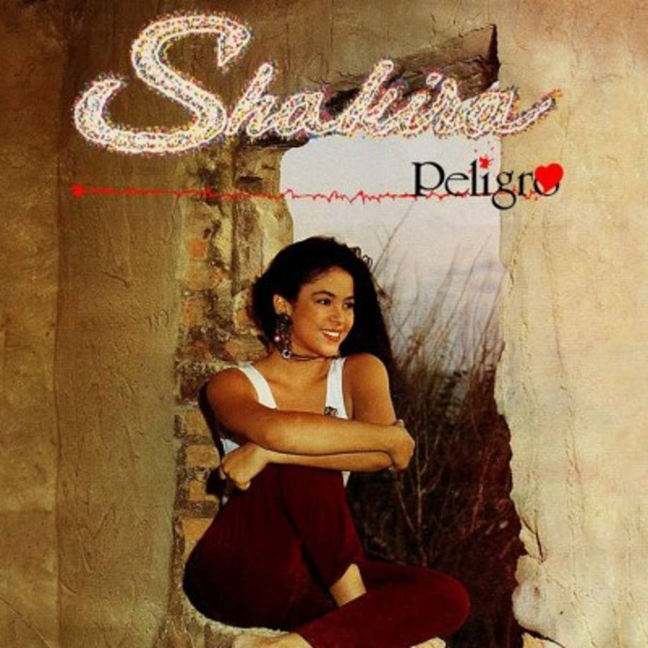 En 1993, lanzó Peligro, segundo álbum no oficial que incluye tres canciones escritas por ella. los discos Magia y Peligro, resultaron ser un fracaso comercial.<br/><br/>Según la propia cantante estos dos discos no forman parte de su discografía oficial.<br/><br/>Debido al fracaso de sus dos primeros álbumes, Shakira decidió abandonar la música por un tiempo para terminar sus estudios escolares. <br/><br/>Shakira estudió Historia en la Universidad de California en 2007.