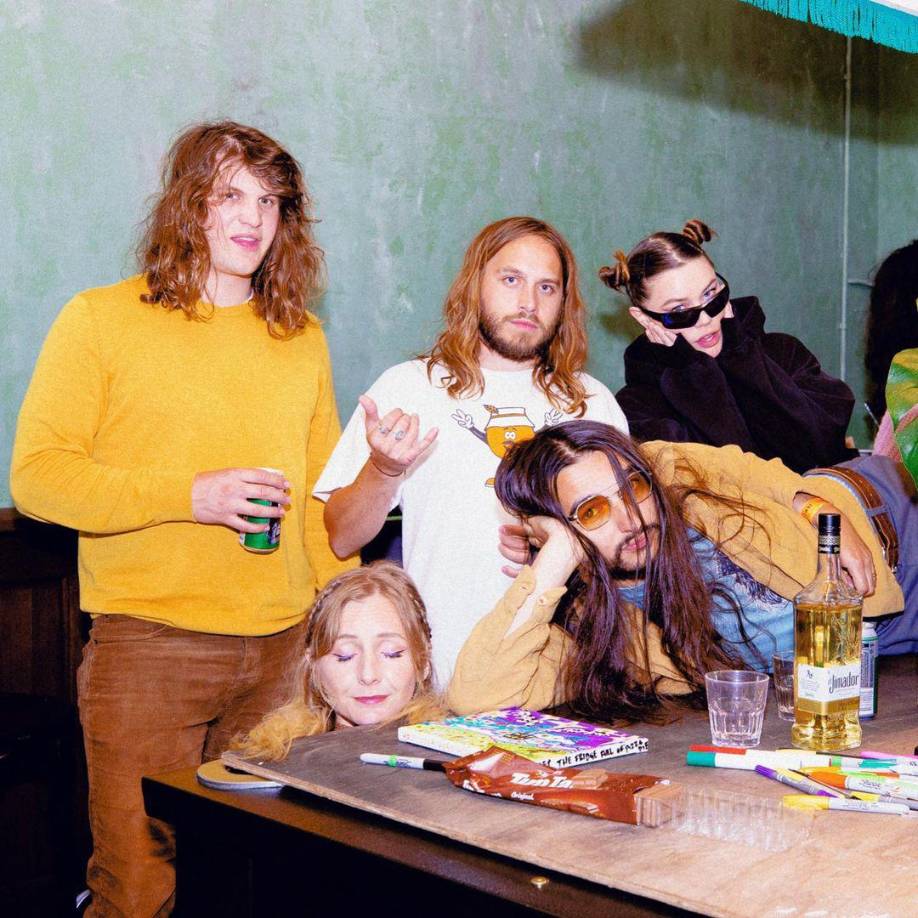 Otros nominados a los Grammy 2023, como la banda de rock indie Wet Leg, el dúo de jazz Domi y JD Beck, el rapero y cantante Tobe Nwigwe, la artista de bluegrass Molly Tuttle y la cantante de jazz Samara Joy, también cuentan con muchos seguidores en la aplicación.