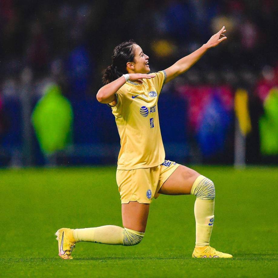 “Decidí terminar mi noviazgo con este muchacho y empezó ahí el temor y el miedo, me acosa, me sigue, manda a sus amigos a seguirme a todos lados a donde voy, es un celoso, posesivo, intenso y por eso se vuelve violento, ya no me voy a quedar callada”, denunció la joven futbolista.