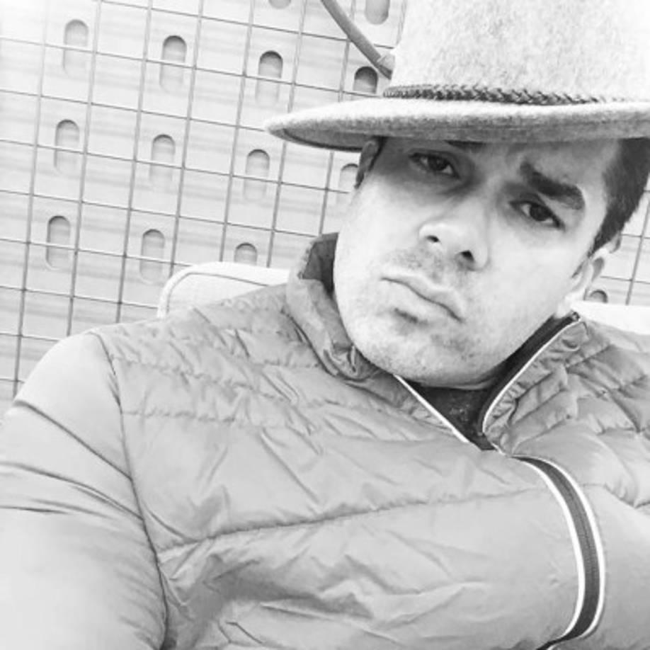 7- Antes de consolidarse como uno de los exponentes de la salsa, Rivera incursionó en géneros como el bolero, las baladas e inclusive el tango.