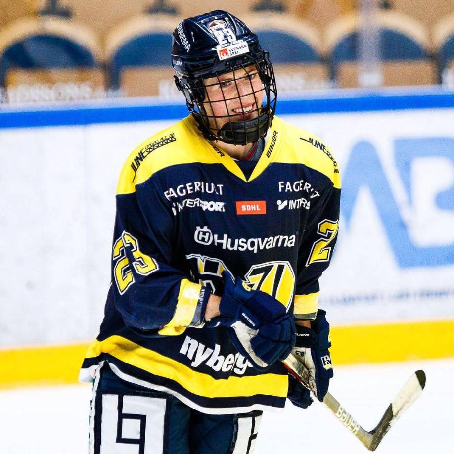 “Esta situación obviamente apesta, pero no tengo miedo de afrontarla. No sé qué voy a hacer a continuación, pero sé que será increíble”, reveló.