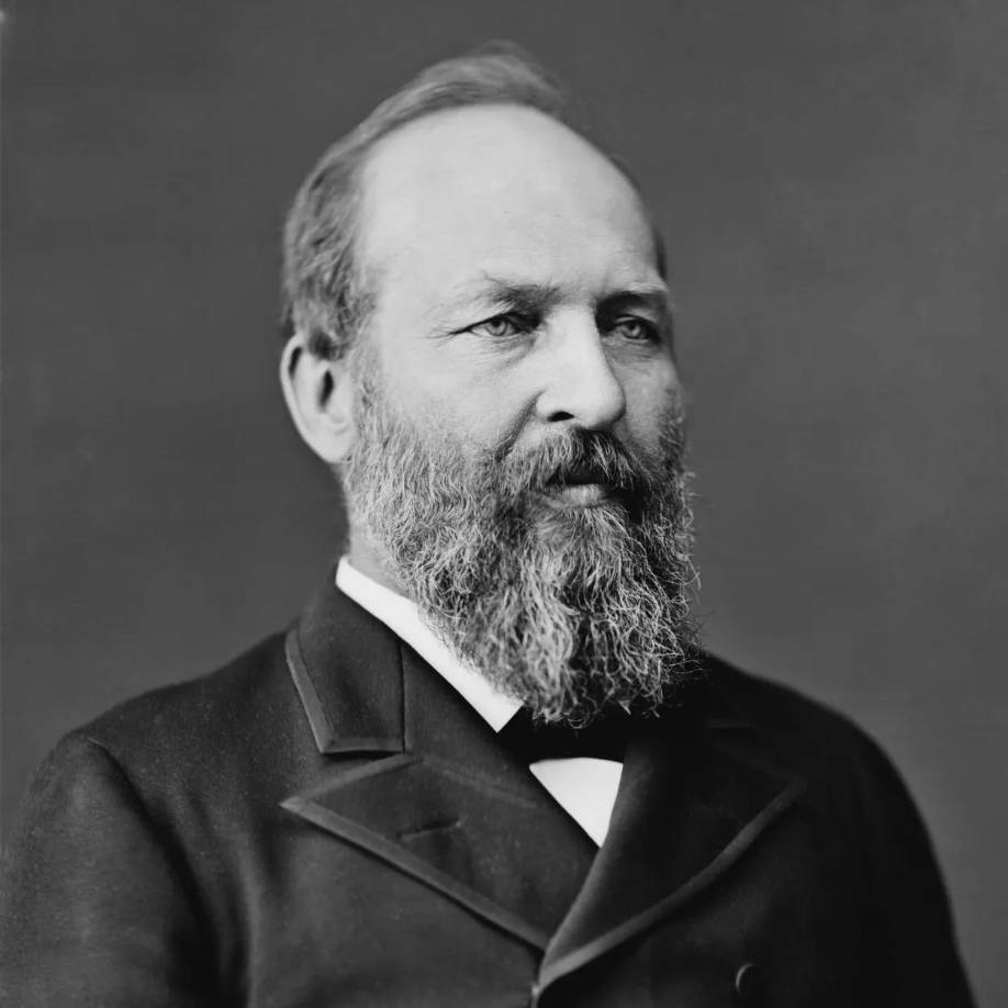 JAMES GARFIELD: En 1881, el recién electo presidente James A. Garfield se encontraba en la Estación de Potomac de Washington cuando fue tiroteado por Charles Guiteau, que resultó ser un hombre con problemas mentales. Garfield recibió dos tiros, y sobrevivió 10 semanas más, antes de morir.