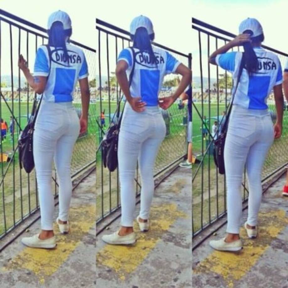 Marcela nos hizo una de sus confesiones: 'Asisto a todos los partidos en donde Motagua viene a San Pedro Sula, El Progreso, Puerto Cortés y La Ceiba, muchas veces me iba de escondidas de mi mamá', reveló.