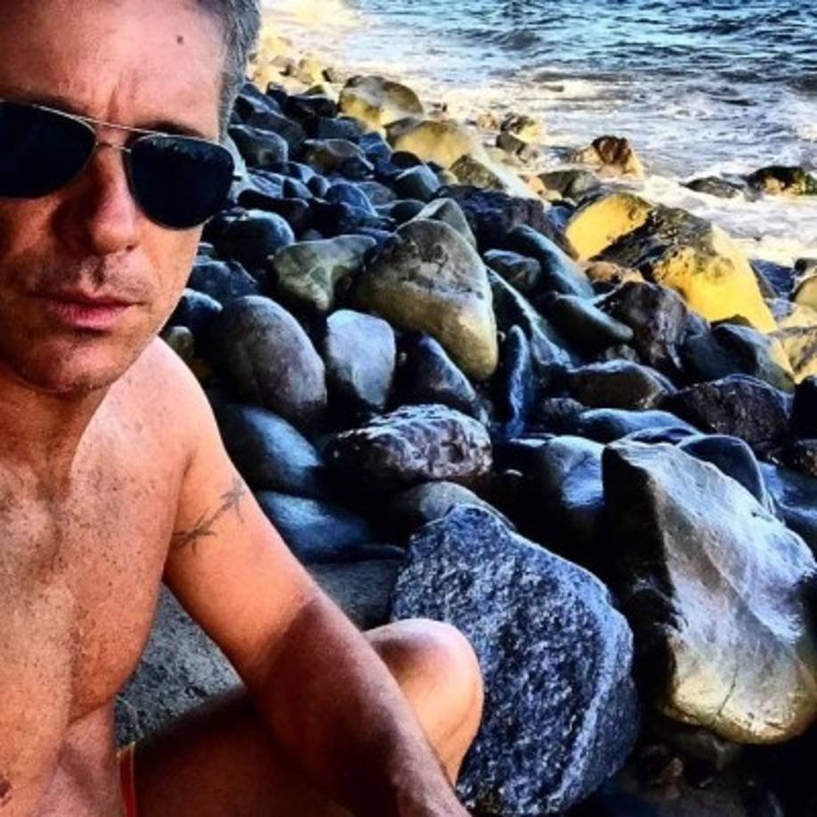 Sin duda que el protagonista de Abigaíl (1988) a sus casi 51 años sigue viéndose muy galán.