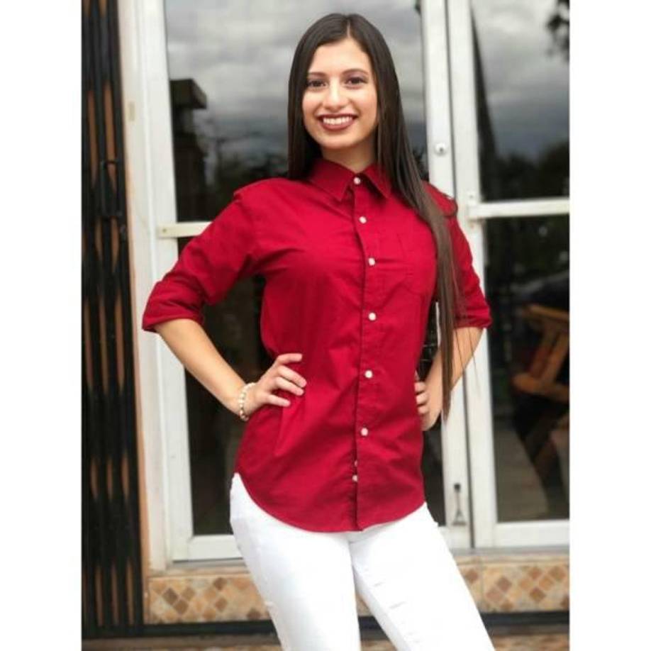 La madre de la joven modelo, Esmeralda de Leiva, relató entre sollozos que Gloria Alicia soñaba con convertirse en abogada. 