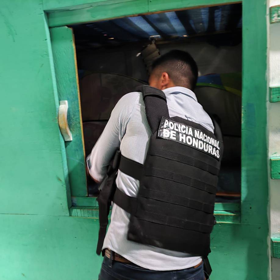 Cabe mencionar que estos objetos que estaban ocultos debajo de colchones y en medio de otros artículos. Las evidencias fueron halladas mediante un registro minucioso que se realizó en las celdas #18, #19, #27 y #29.