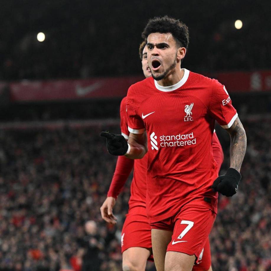 Según informó Mundo Deportivo, en el Barcelona tienen como prioridad fichar a un extremo izquierdo y uno de ellos es Luis Díaz del Liverpool , pero este sería más complicado.