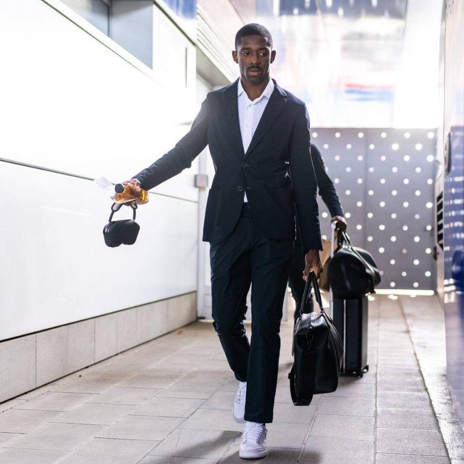 El francés Ousmane Dembélé regresó a los entrenamientos aún como jugador del Barcelona mientras se resuelve definitivamente su salida al París Saint Germain.