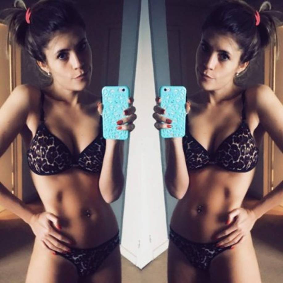 En su momento se ha envuelto en polémica ya que aseguran que hay videos xxx de ella.