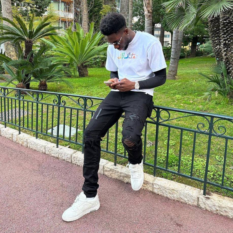 “Es un poco preocupante no tener algo que hacer, sobre todo cuando todos tus amigos tienen trabajo”, comenzó revelando el jugador del Bayern Múnich.