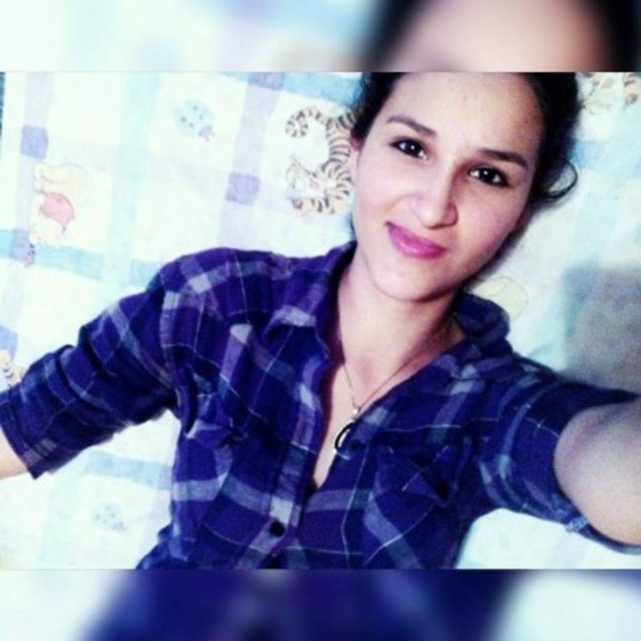 La madre de Sarahí fabricaba los dulces que ella vendía para mantener a su hijo.