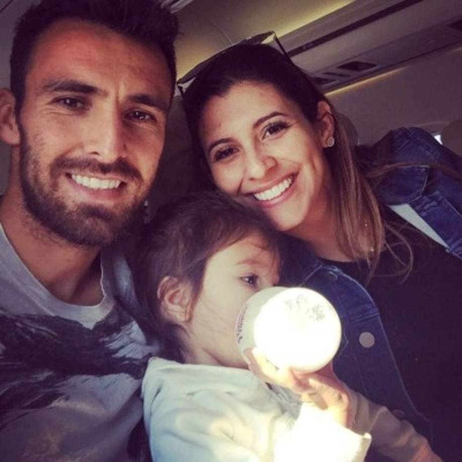 Jonathan Bornstein tiene una linda familia y así la presume en sus redes sociales. En Twitter lo podemos encontrar como @JonnyBornstein.