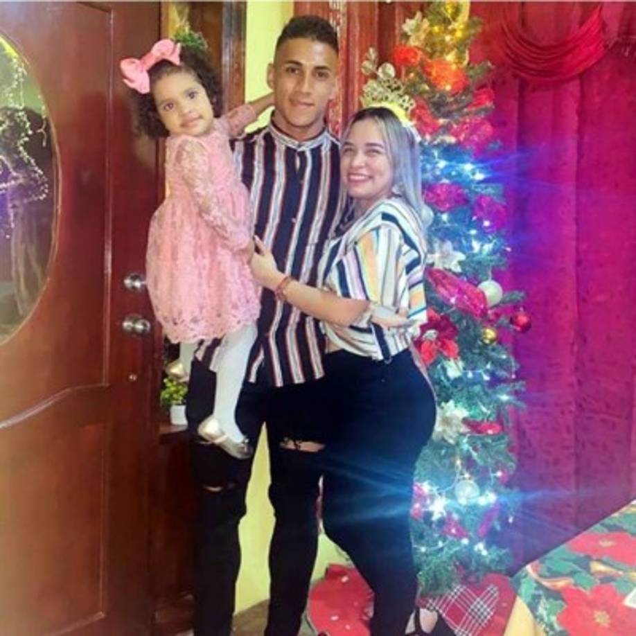 Anny Gonzales es la pareja del centrocampista del Vida, Denis Meléndez, y tienen una niña.