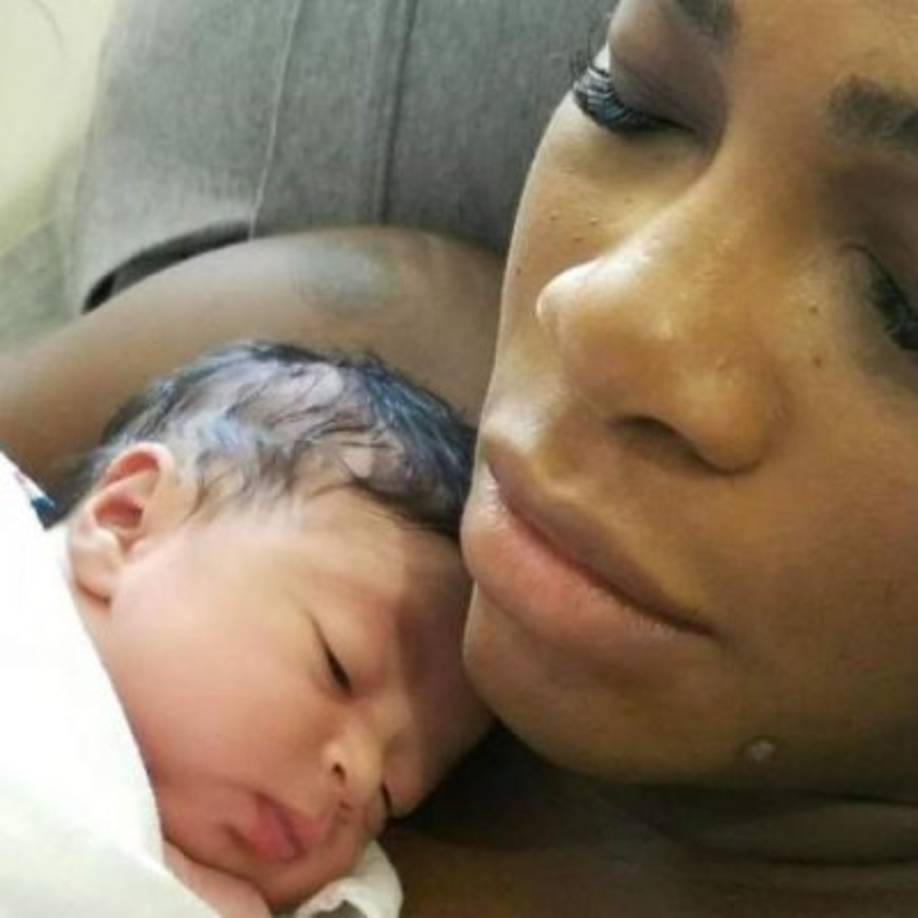 La legendaria tenista Serena Williams se convirtió en mamá con la llegada de Alexis Olympia Ohanian Jr. La pequeña llegó curiosamente en pleno US Open, el 1 de septiembre.